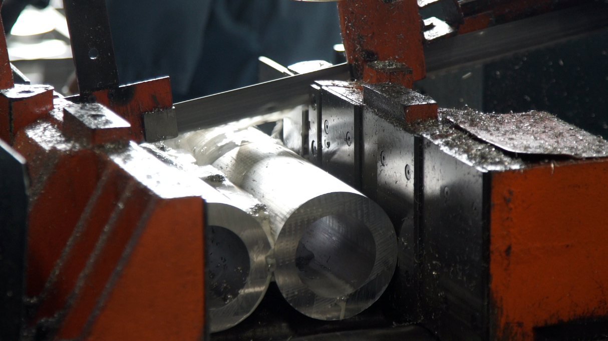 VANCE & HINES 4.5" Torquer Mufflers for FL - Black fits road glide and Road King models 2017-2024 46674