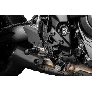 GILLES TOOLING Adjustable Rearset - Black GSX-8S 2023-2024 AS31GT3-S13-B