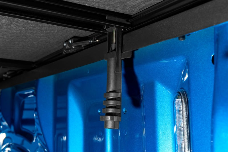 Lund 16-23 Toyota Tacoma (5ft. Bed) Genesis Elite Tri-Fold Tonneau Cover - Black 958186