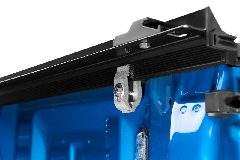 Lund 17-23 Ford F-250/350/450/550 Super Duty (8ft. Bed) Genesis Roll Up Tonneau Cover - Black 960251