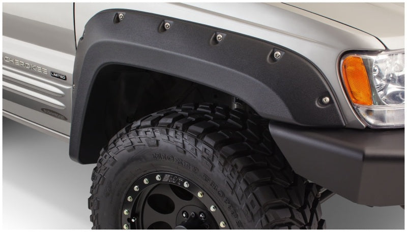 Bushwacker 99-04 Jeep Grand Cherokee Cutout Style Flares 2pc - Black 10071-07