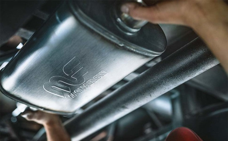 MagnaFlow Muffler Red Pack Series Glasspack 4in Rd 18in Body Length 3in/3in Inlet/Outlet 13129