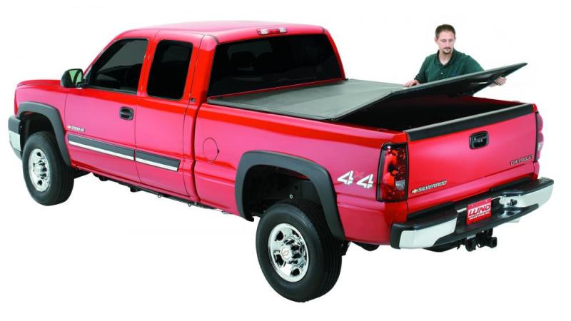 Lund 02-17 Dodge Ram 1500 (5.5ft. Bed) Genesis Tri-Fold Tonneau Cover - Black 95065
