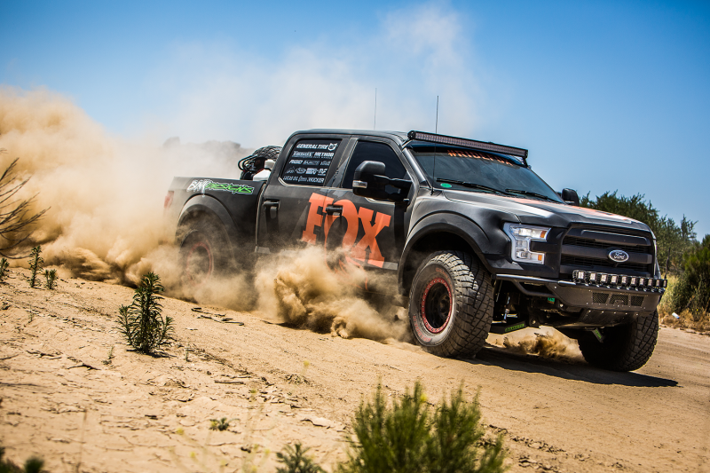 Fox 05-19 Ford F250/F350 2.0 Performance Series 11in Smooth Body IFP Front Shock /5.5-7in lift 985-24-164