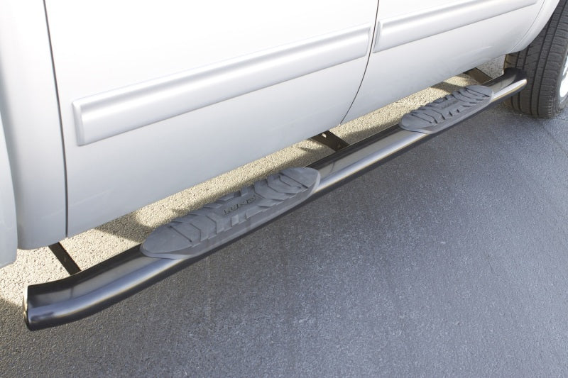 Lund 01-13 Chevy Silverado 1500 Crew Cab 5in. Oval Curved Steel Nerf Bars - Black 23891007