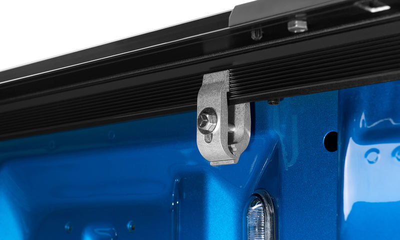 Lund 22-23 Ford Maverick 4.6ft Bed Genesis Elite Roll Up Tonneau 968118