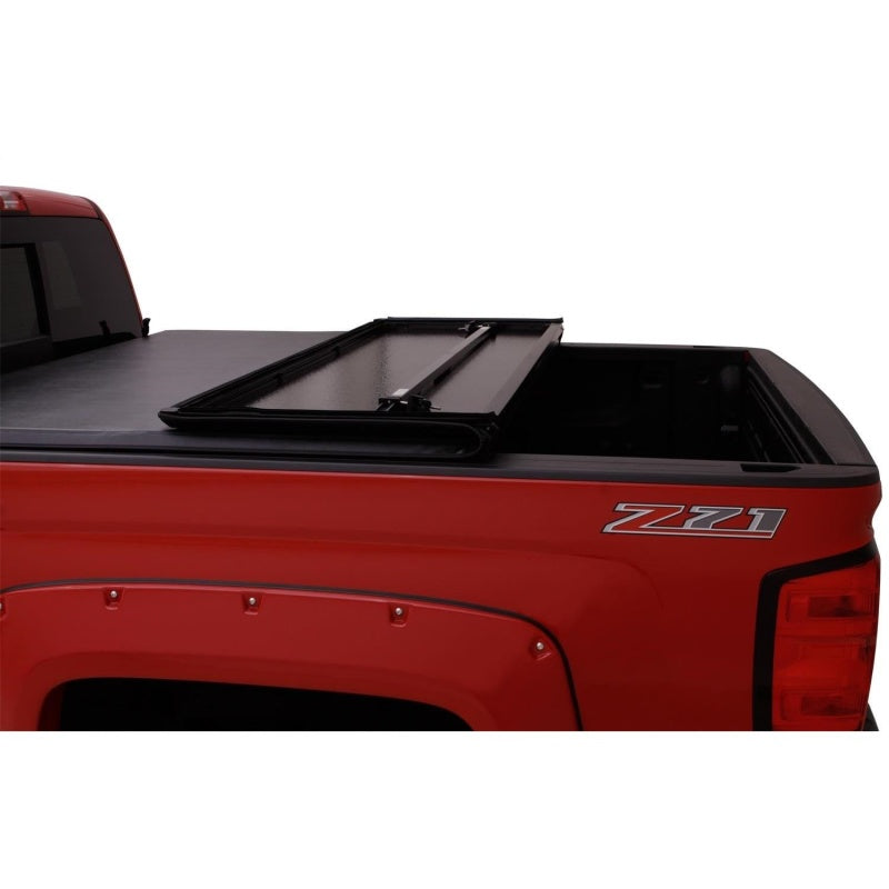 Lund 16-23 Toyota Tacoma (5ft. Bed) Hard Fold Tonneau Cover - Black 969186