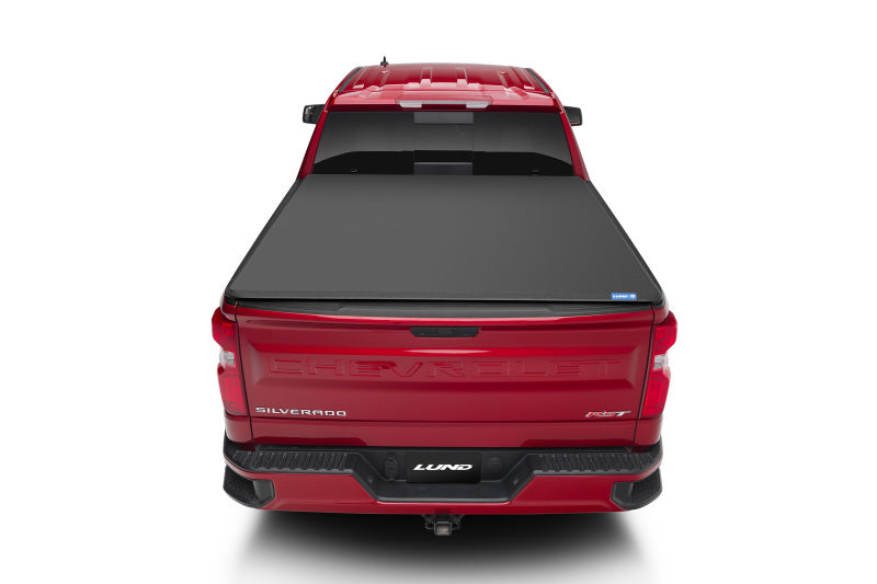 Lund 19-23 Chevrolet Silverado 1500 (5.5ft. Bed) Genesis Elite Tri-Fold Tonneau Cover - Black 958292