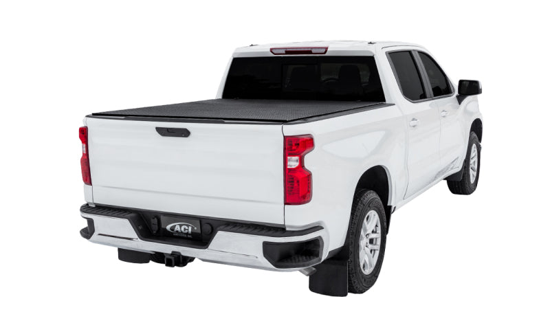 LOMAX Stance Hard Cover 2022+ Toyota Tundra 5ft 6in Box (w/deck rail)