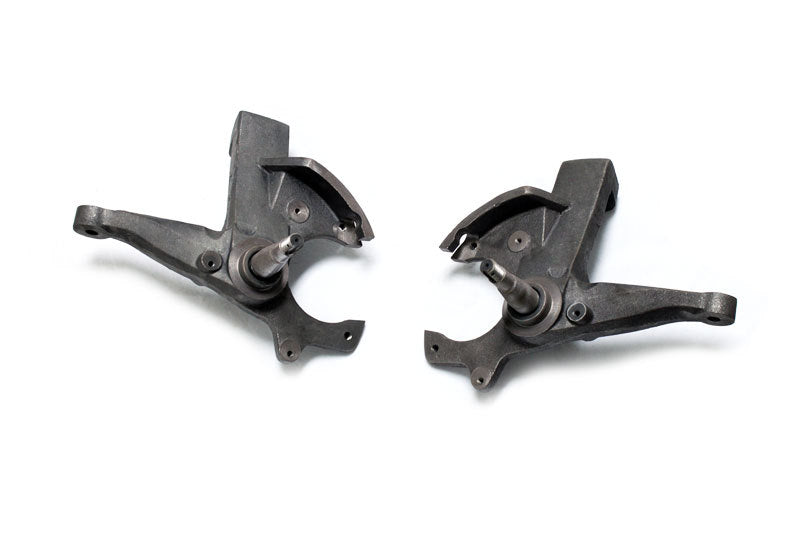 MaxTrac 92-98 GM C1500/2500 2WD Standard Cab 5/6 Lug 2in Front Lowering Spindles 100520H