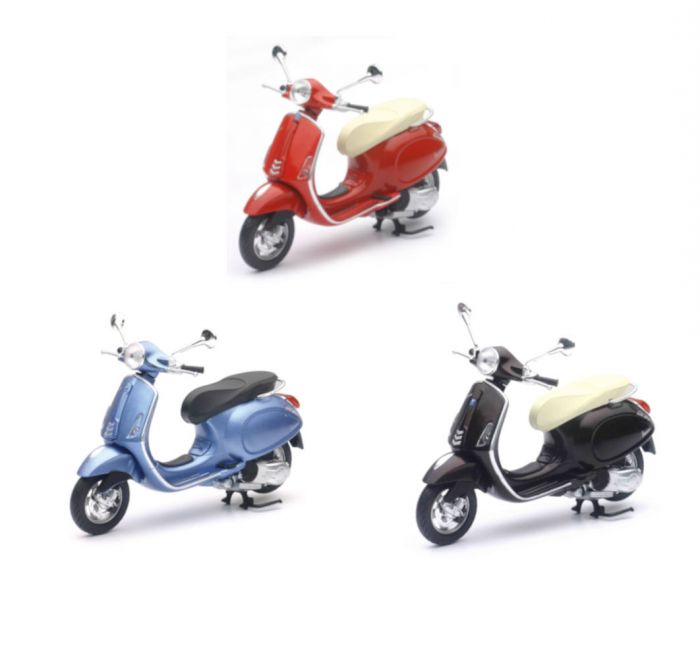 New Ray 1/12 Vespa Primavera 373038