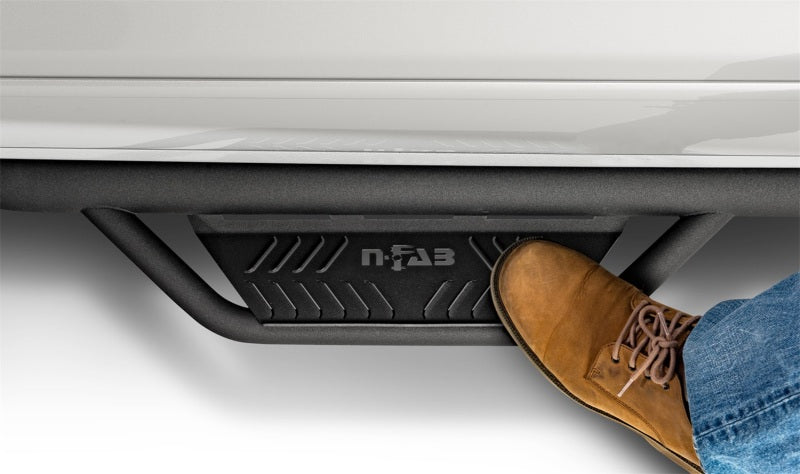 N-Fab Podium LG 15.5-17 Dodge Ram 1500 Crew Cab - Tex. Black - 3in HPD1584CC-TX