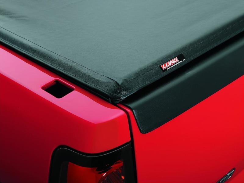 Lund 15-17 Chevy Colorado (5ft. Bed) Genesis Roll Up Tonneau Cover - Black 960180