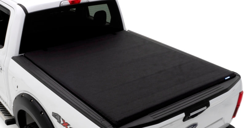 Lund 00-01 Toyota Tundra (6ft. Bed) Genesis Roll Up Tonneau Cover - Black 96058