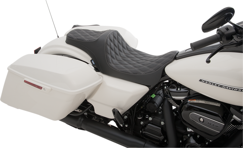 DRAG SPECIALTIES Asiento Predator III - Doble diamante - Cosido en plata - FL '08-'22 0801-1115 