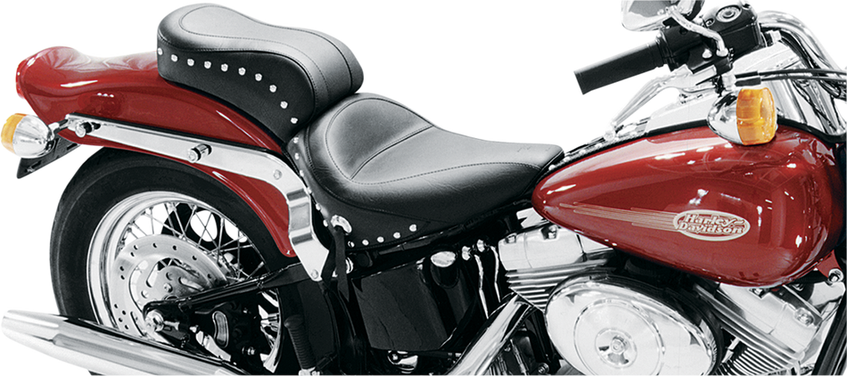 MUSTANG Original Studded Seat - Softail '00-'05 75076