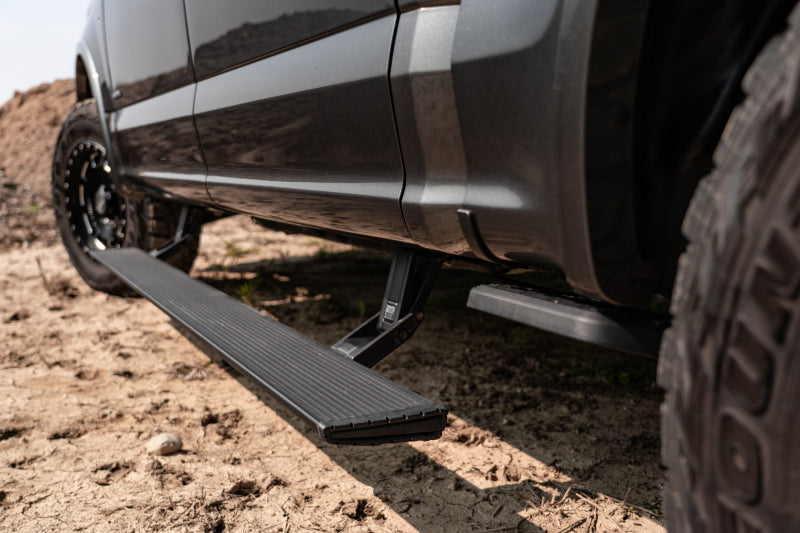 AMP Research 20-23 Jeep Gladiator (Launch/Overlnd/Rubicon/Sport/Sport S) PowerStep Xtreme - Black 78135-01A